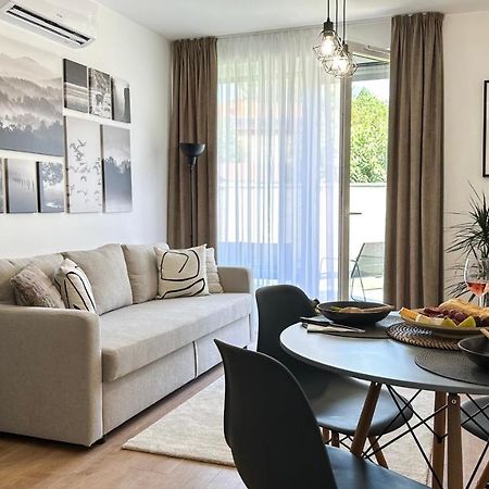 Linden Apartman 002 - Adults Only Mosonmagyaróvár المظهر الخارجي الصورة