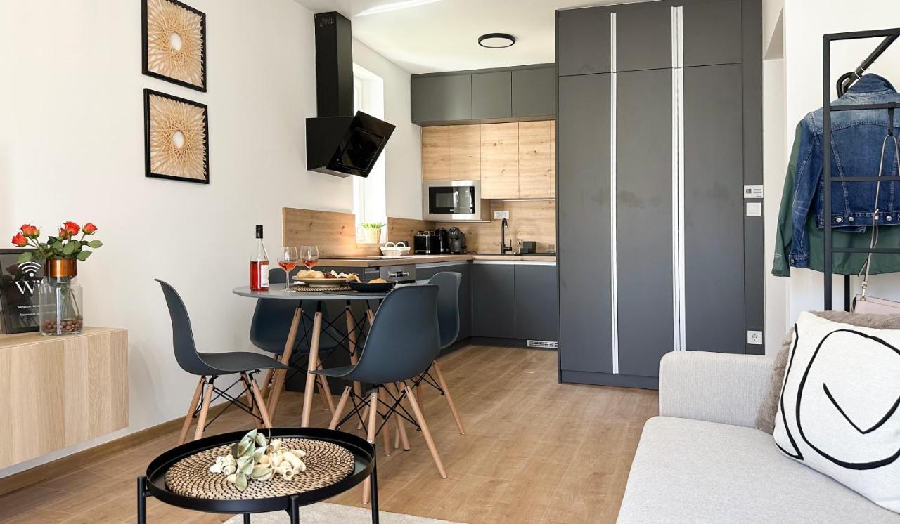 Linden Apartman 002 - Adults Only Mosonmagyaróvár المظهر الخارجي الصورة