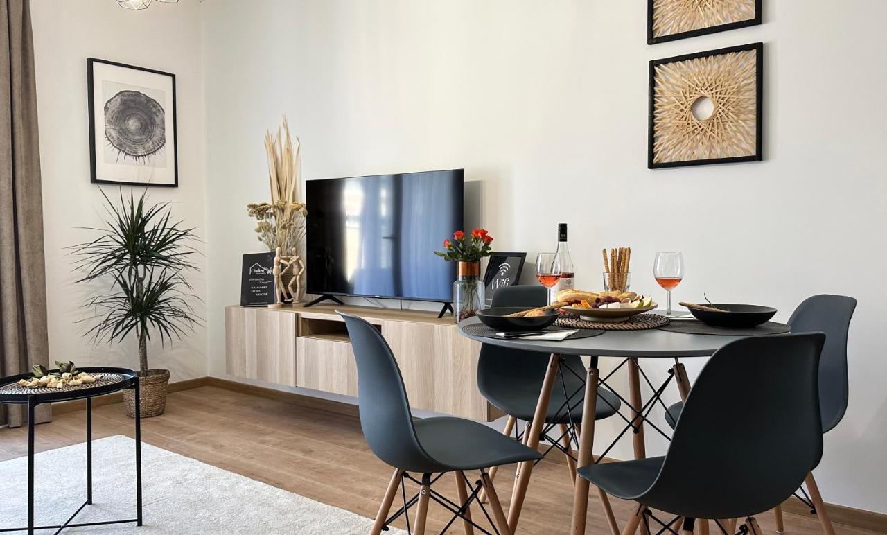 Linden Apartman 002 - Adults Only Mosonmagyaróvár المظهر الخارجي الصورة
