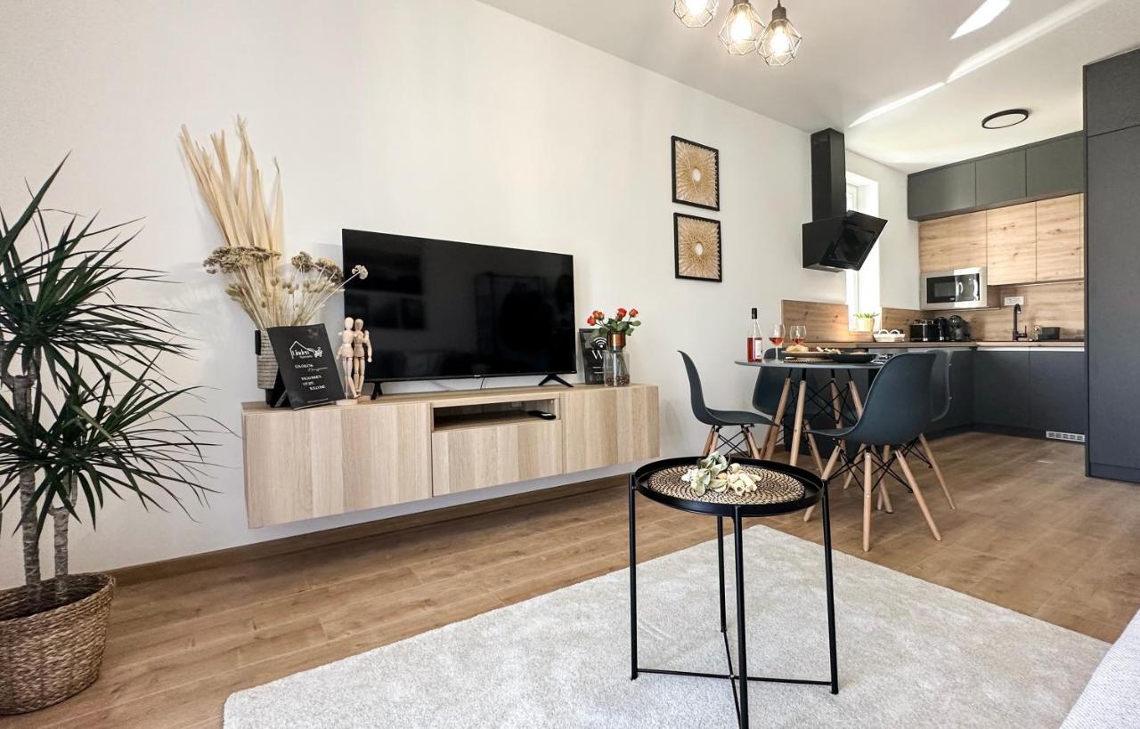 Linden Apartman 002 - Adults Only Mosonmagyaróvár المظهر الخارجي الصورة