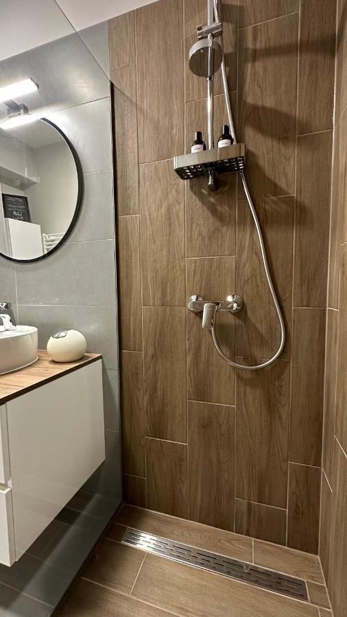 Linden Apartman 002 - Adults Only Mosonmagyaróvár المظهر الخارجي الصورة