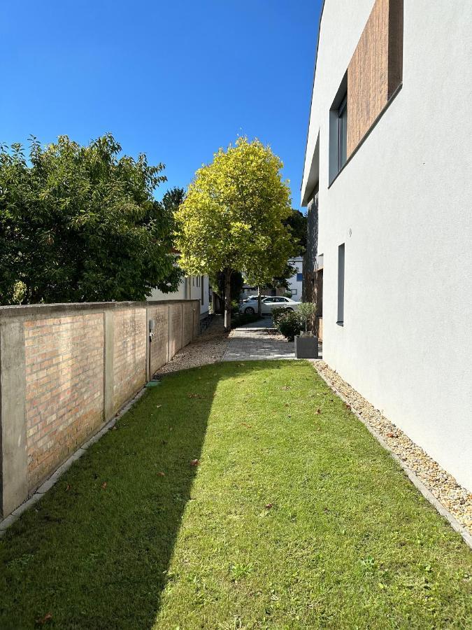 Linden Apartman 002 - Adults Only Mosonmagyaróvár المظهر الخارجي الصورة