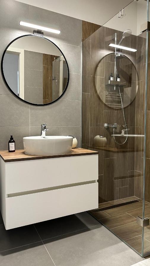 Linden Apartman 002 - Adults Only Mosonmagyaróvár المظهر الخارجي الصورة