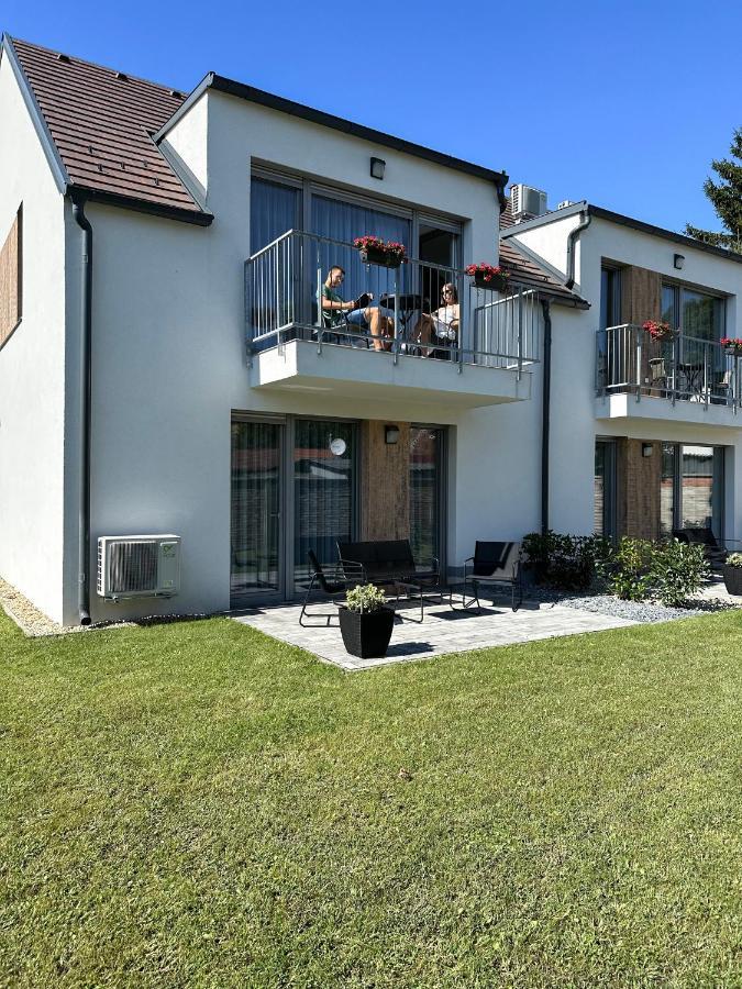 Linden Apartman 002 - Adults Only Mosonmagyaróvár المظهر الخارجي الصورة