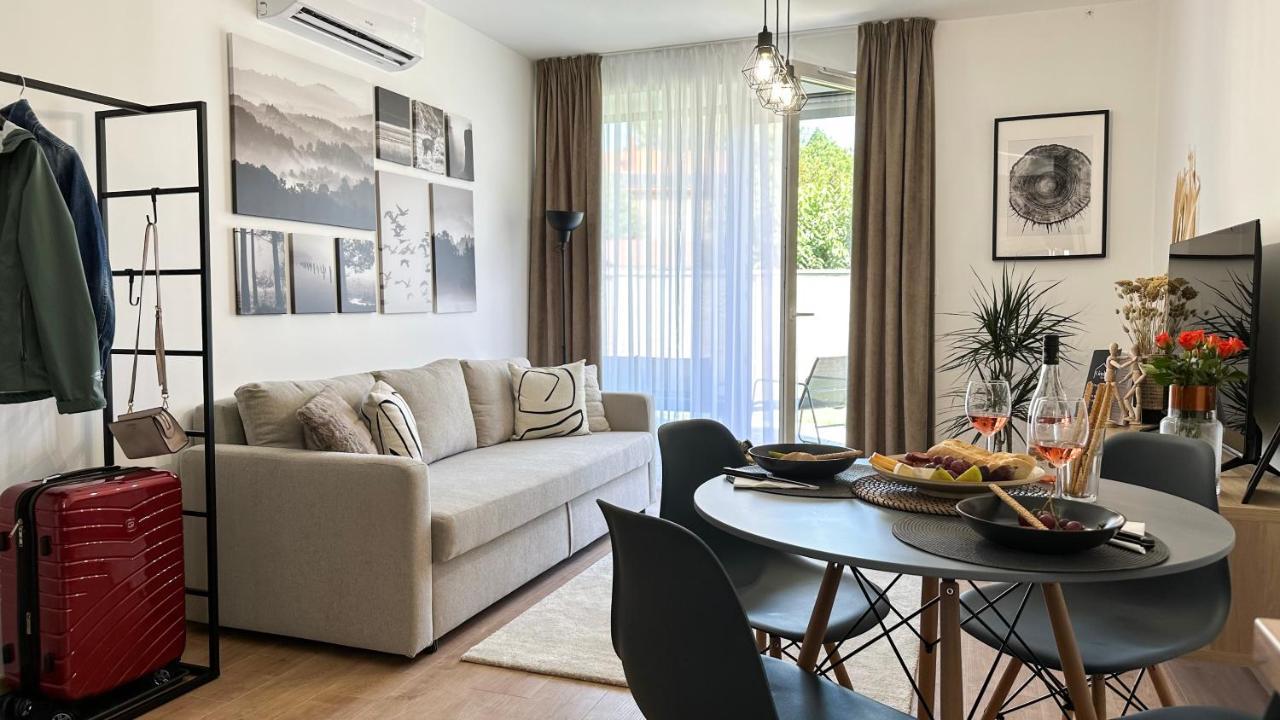 Linden Apartman 002 - Adults Only Mosonmagyaróvár المظهر الخارجي الصورة